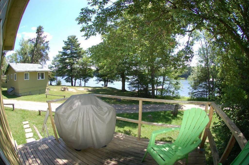 Muskoka Shores Cottages Порт Карлинг Екстериор снимка